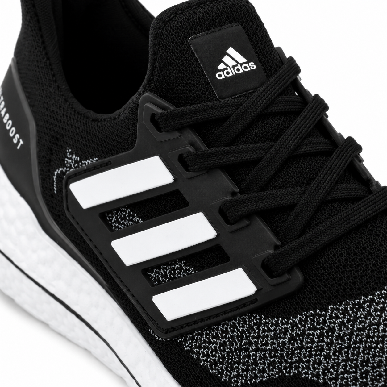 AD UltraBoost preto