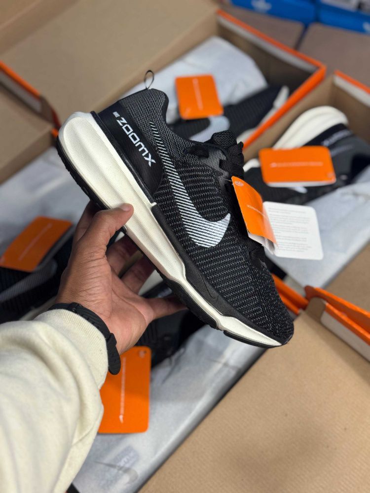 NK Zoom X Preto