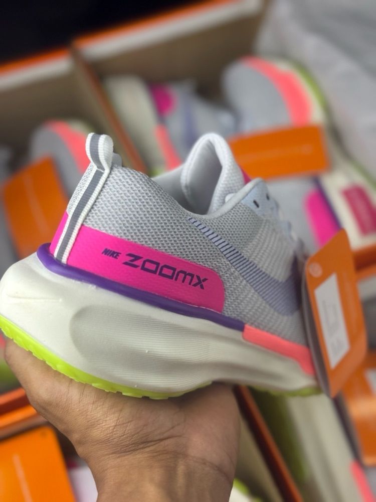 NK Zoom X Cinza com Rosa e Verde